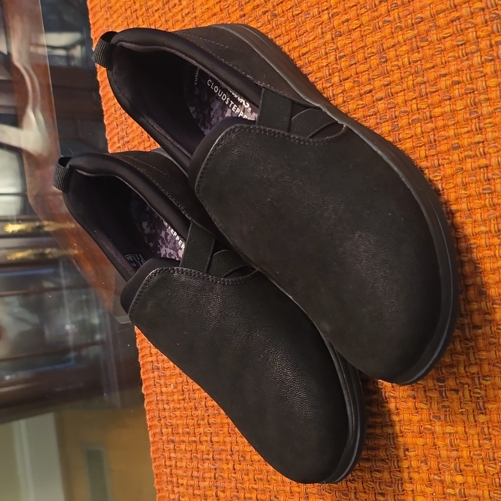 CLARKS BRAND WOMEN'S BLACK "BREEZE BALI" "CLOUDSTEPPERS" SLIP-ON SHOES SIZE 6.5
